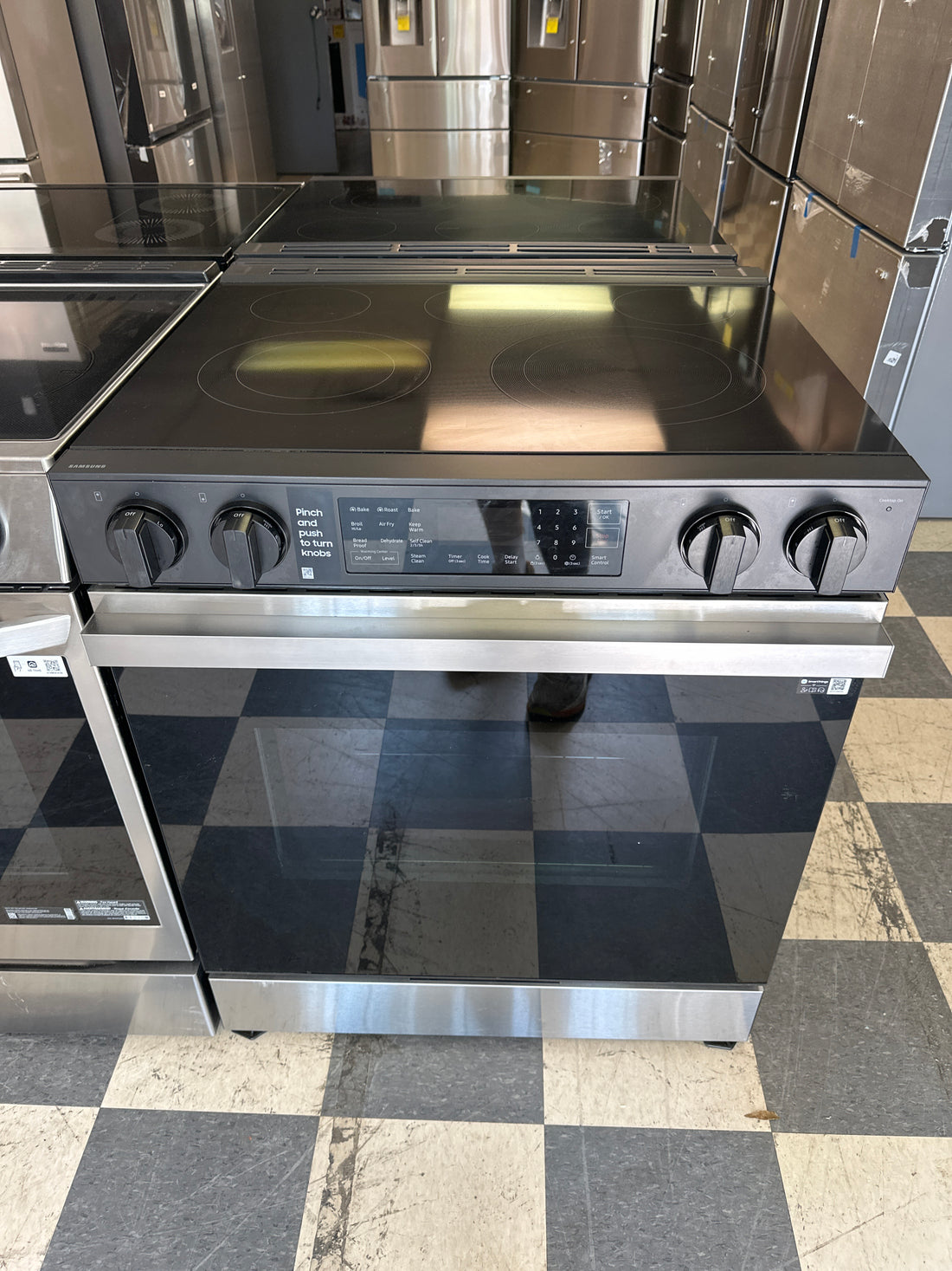 Cuisinière électrique 30" - NSE6DG8300SRAC - Samsung - Boîte ouverte