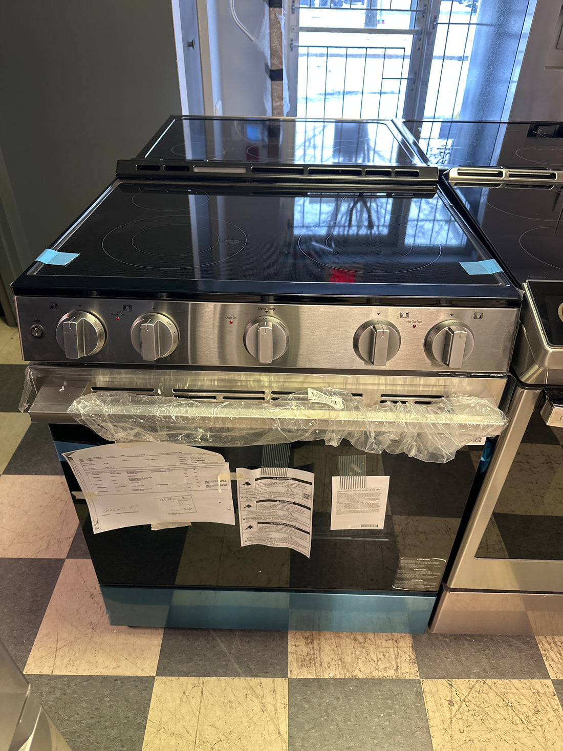 Cuisinière électrique 30" - LSEL6330YE - LG - Boîte ouverte