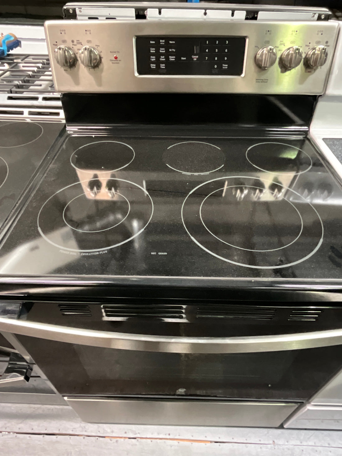 Cuisinière électrique 30" - JCB840STSS - GE - Boîte ouverte