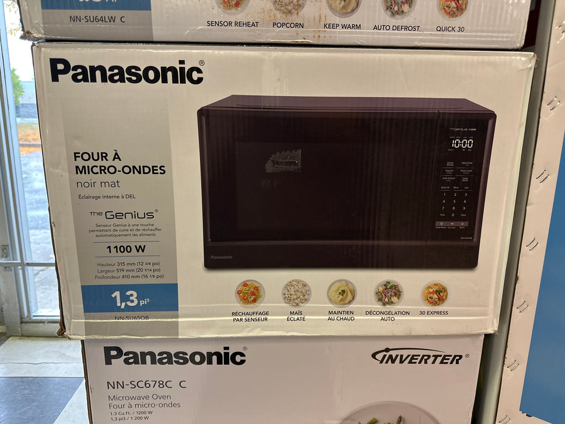 Micro-ondes 1.3 pi. cu. - NN-SU65QB - Panasonic - Boîte ouverte