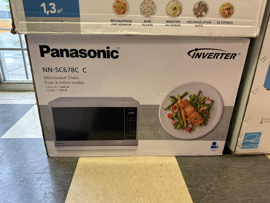 Micro-ondes 1.3 pi. cu. - NN-SC678CW - Panasonic - Boîte ouverte