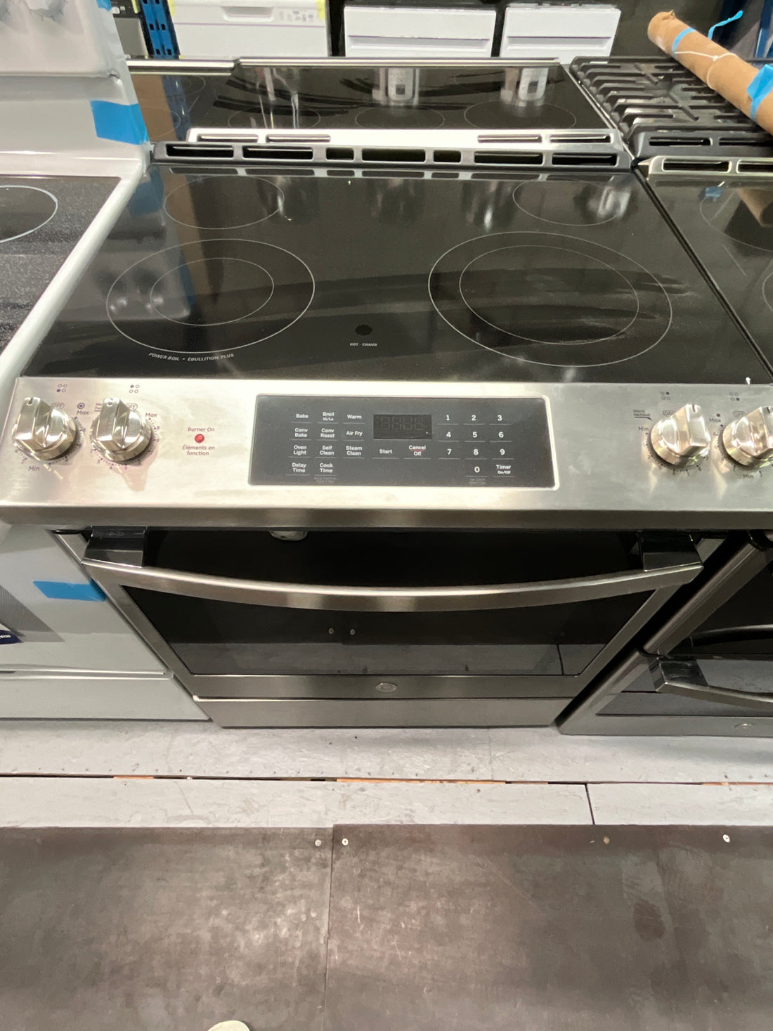 Cuisinière électrique à convection 30" - JCS830SVSS - GE - Boîte ouverte