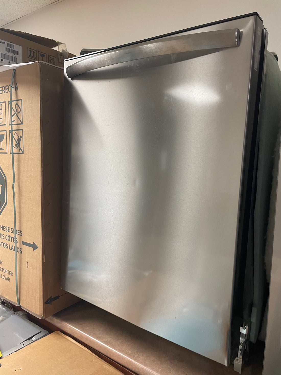 Lave-vaisselle 47 dba 24'' - Frigidaire Gallery - GDSH4715AF - Tel quel