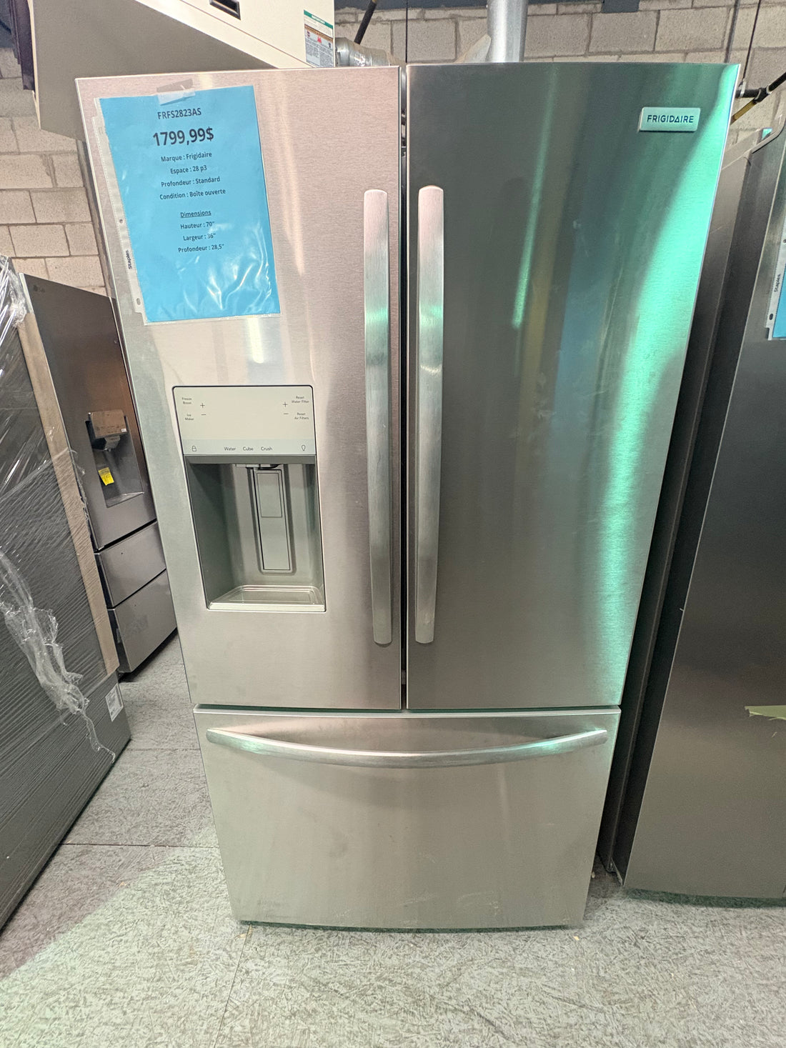 LIQUIDATION - Réfrigérateur à portes françaises 36" - FRFS2823AS - Frigidaire - Tel Quel